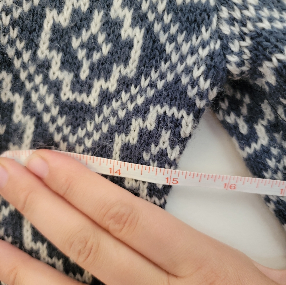 Peruvian Knit Sweater - Picture 5 of 8